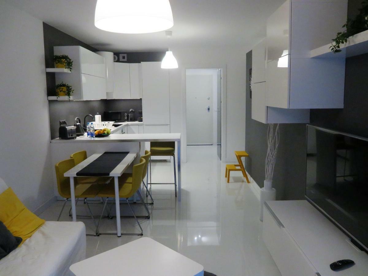 Apartament Maxi Poznań Esterno foto