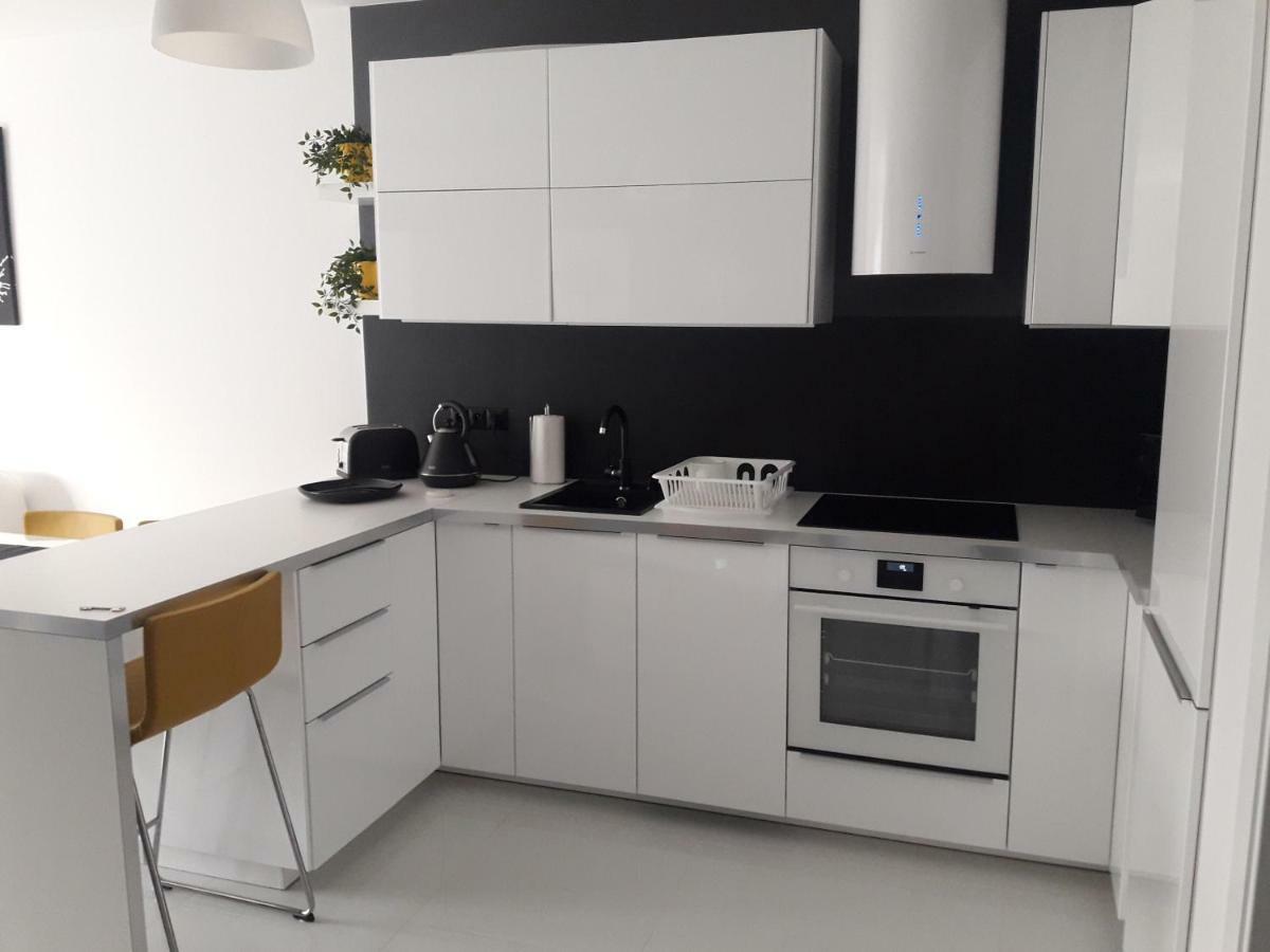 Apartament Maxi Poznań Esterno foto